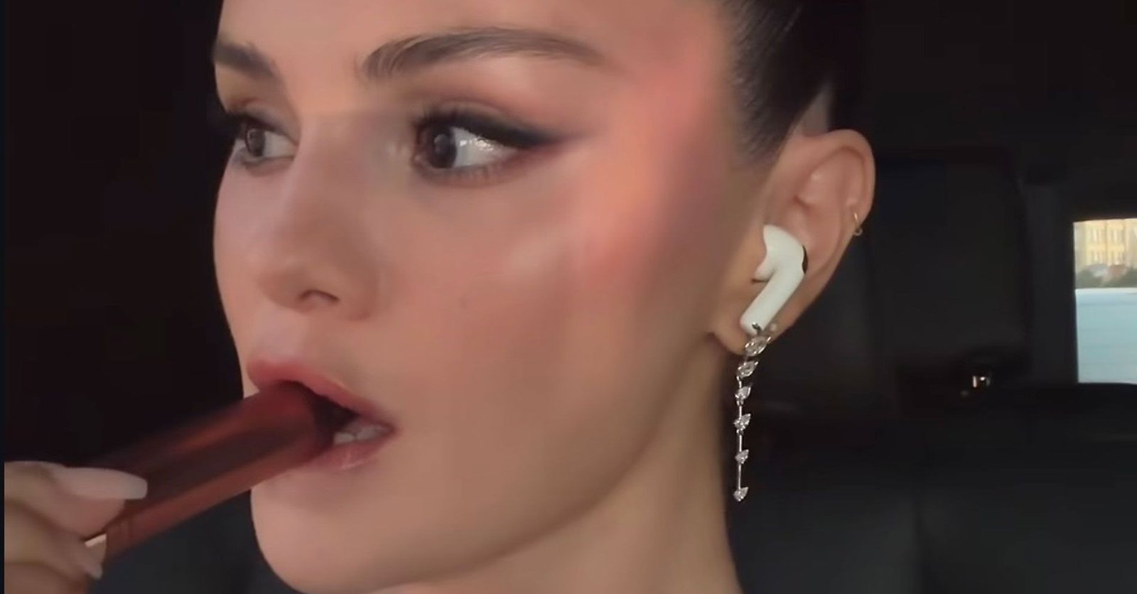 Selena Gomez Wore $40,000 Jewels to Taylor Swift’s Wedding