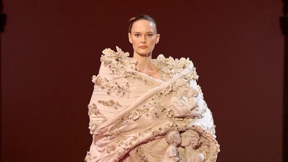 Manish Malhotra Fall 2026 Couture Fall 2026 Couture Runway, Fashion Show & Collection Review