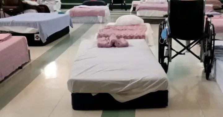 West Edmonton seniors displaced by flooding at care home – Edmonton