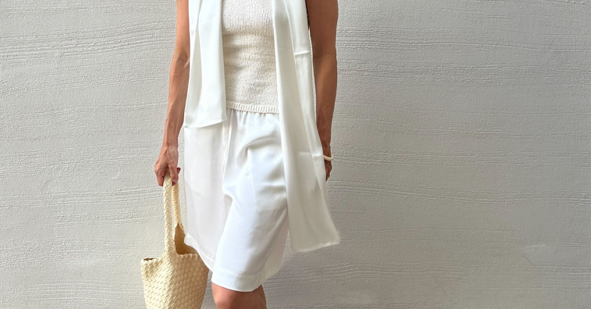 How Fashion People Are Wearing Thick Thong Sandals in 2026