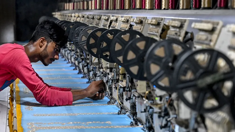 On the Line: Social Audits Are Failing Pakistan’s Garment Workers