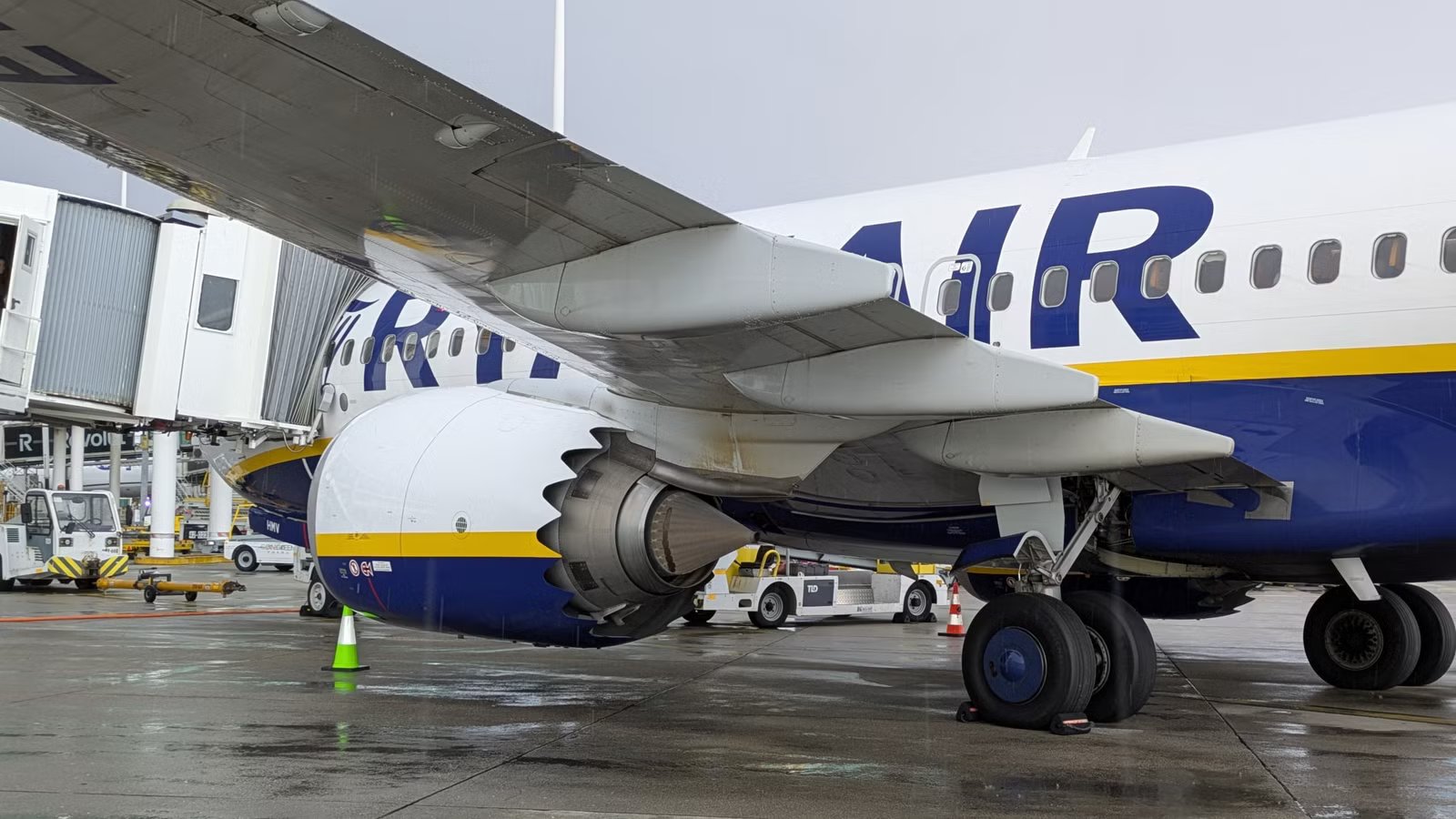 Why Did Boeing Build The 737 MAX With Engine Chevrons?