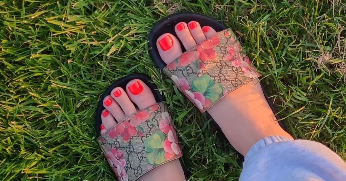 Persimmon Pedicures Are Poised to Dominate Summer 2026