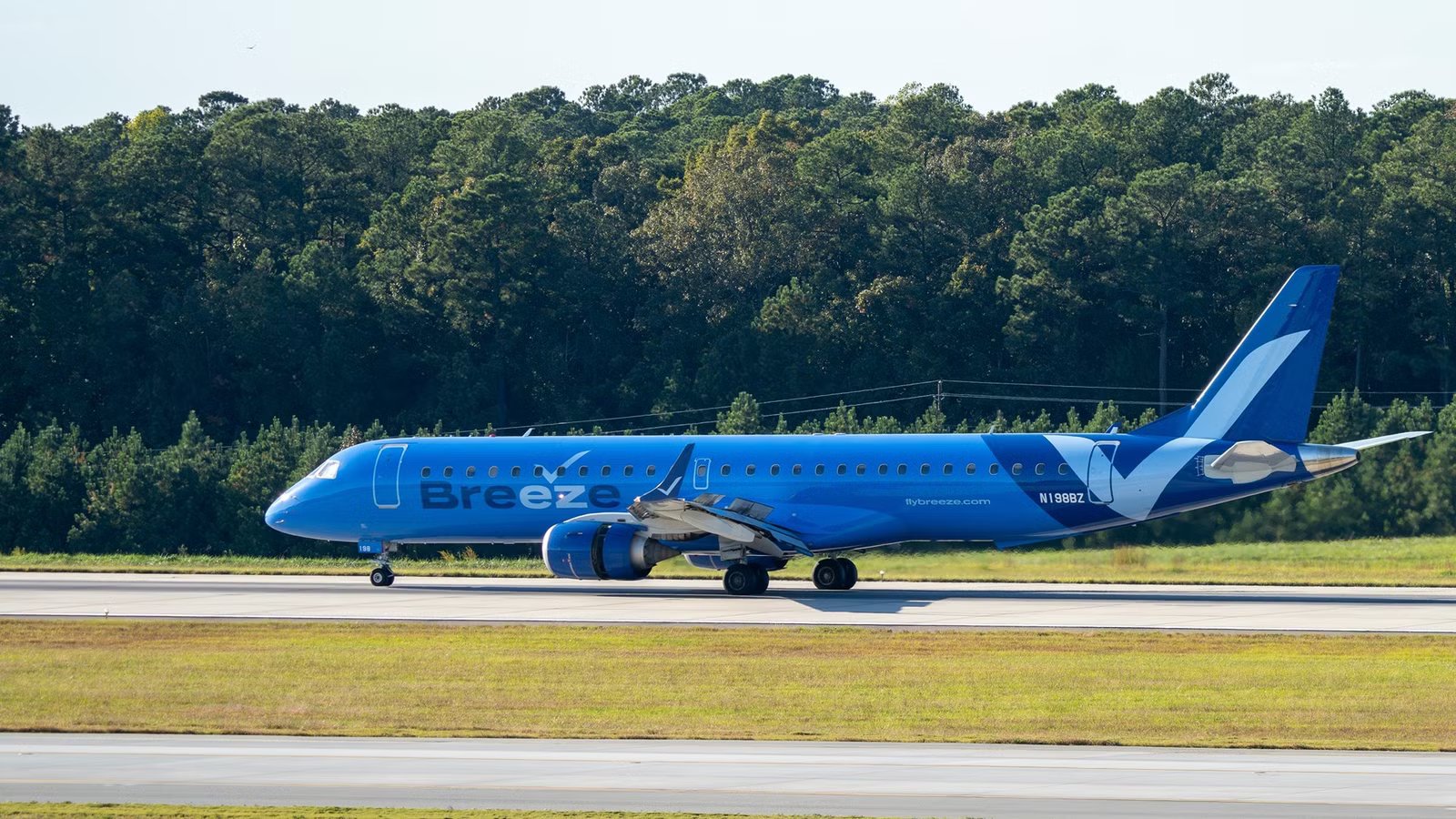 Not Done Yet: Breeze Airways Schedules Embraer E190 Flights On 9 Routes Over The Next 2 Months