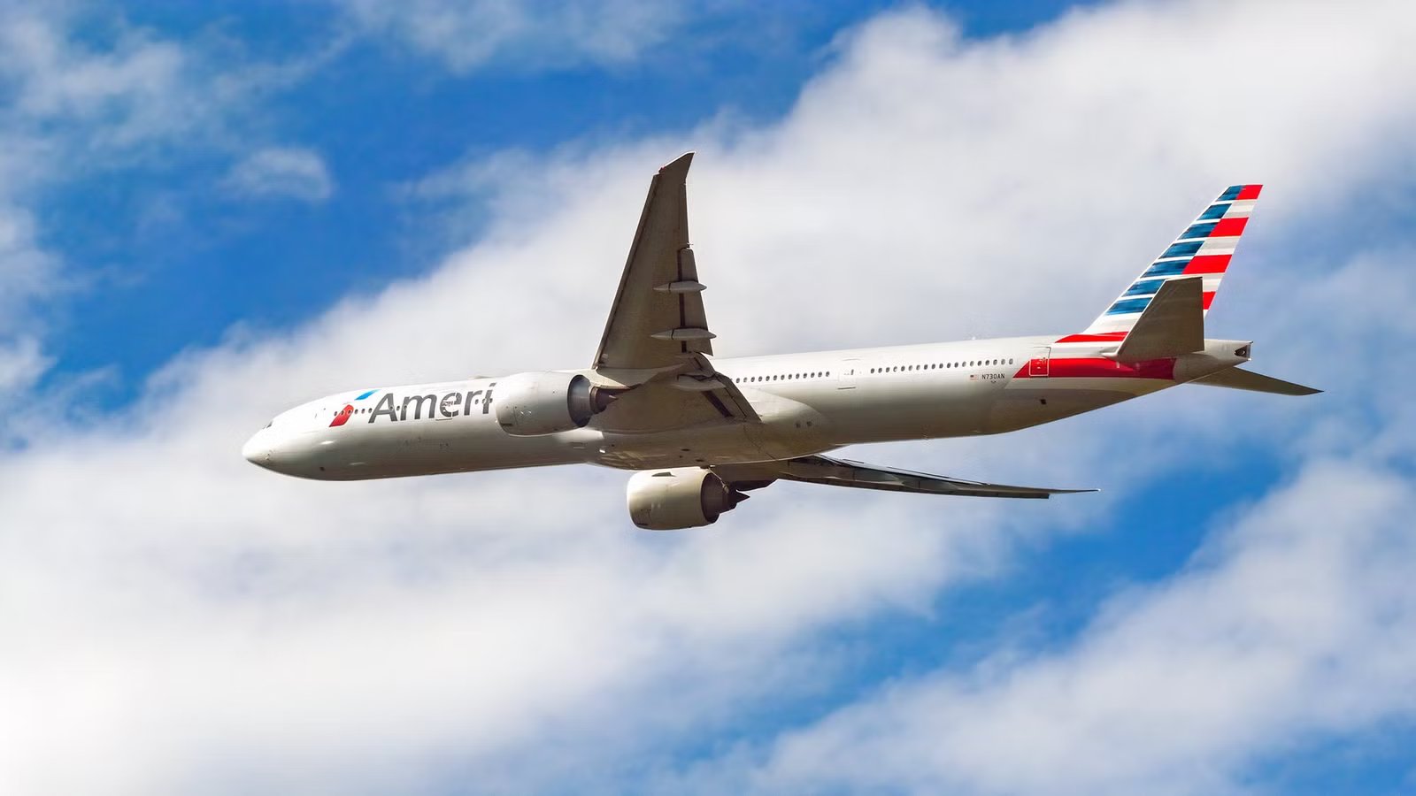 American Airlines To Reportedly Deploy 1st Retrofitted Boeing 777-300ER Next Month