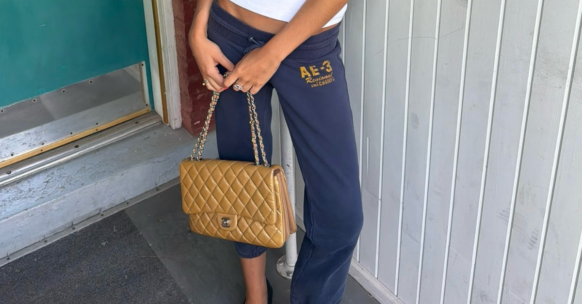 The Shoes Chic Girls Are Wearing With Capri Sweats in 2026