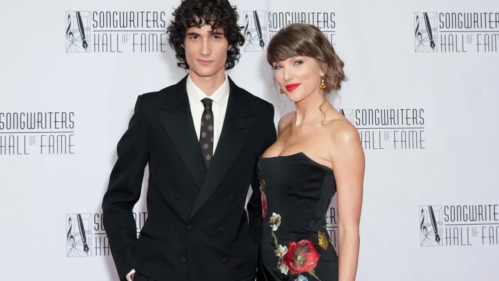 Sombr’s Taylor Swift Wedding Look: Kyosuke Kunimoto Suit