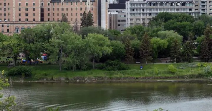 South Saskatchewan River’s high flows dislodge buoys, prompt water rescues