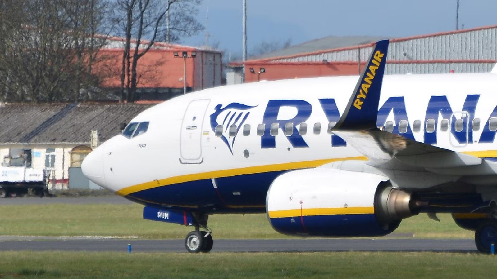 20+ Year-Old Workhorses: Where Ryanair’s Surprisingly Old Boeing 737s Fly [Map]