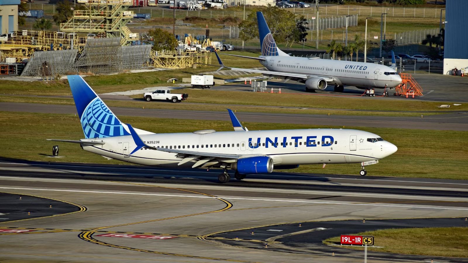 United Airlines Loses Bid To Dismiss Lawsuit Over ‘Windowless’ Window Seats