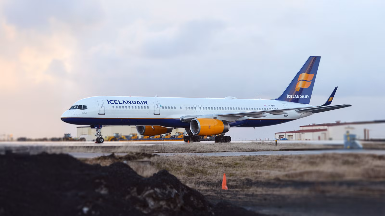 Veteran Icelandair Captain Behind Viral Low Boeing 757 Flyover Loses License For 2 Years
