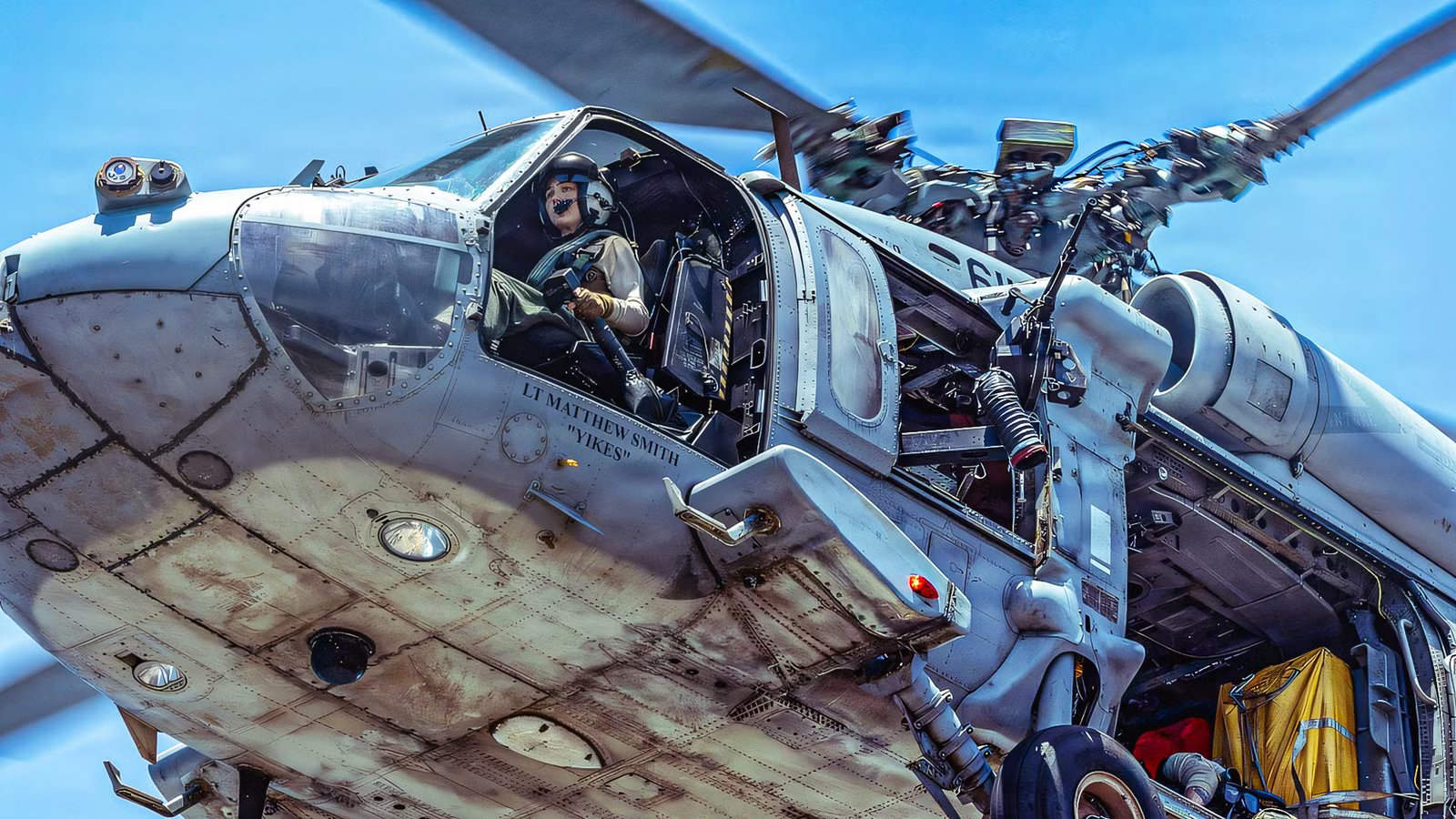 How Much Do US Army Helicopter Pilots Make Compared To US Navy Helicopter Pilots In 2026?