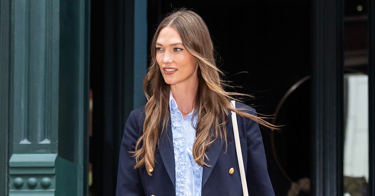 The “Dated” Skirt Karlie Kloss Just Wore Could Be Returning