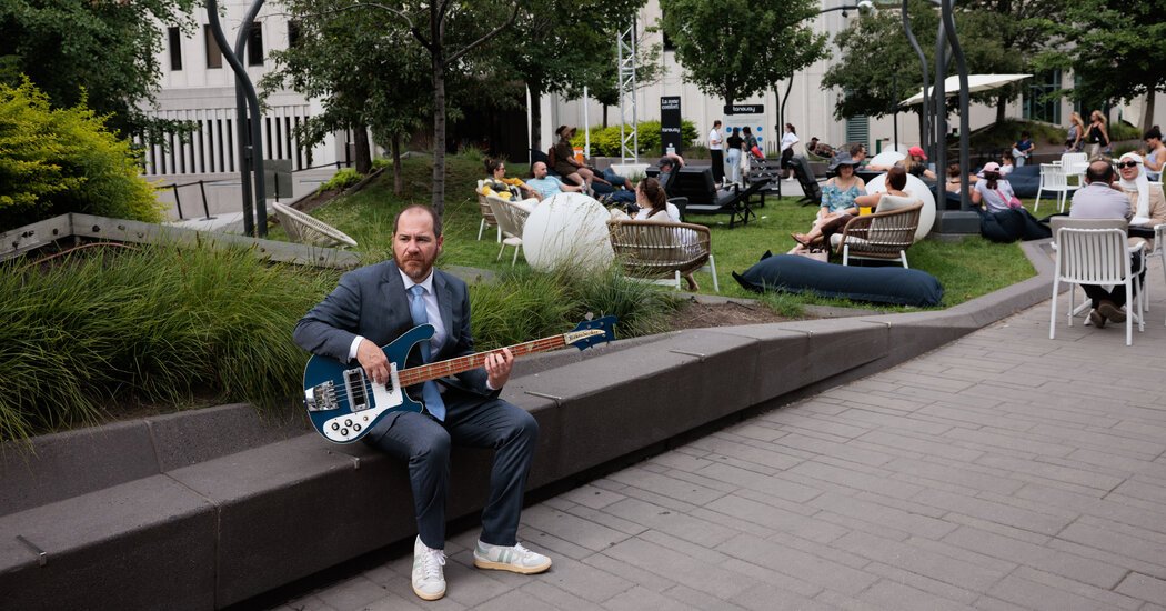 Cowboys Fringants Bassist Is Named Quebec’s Chief Scientist