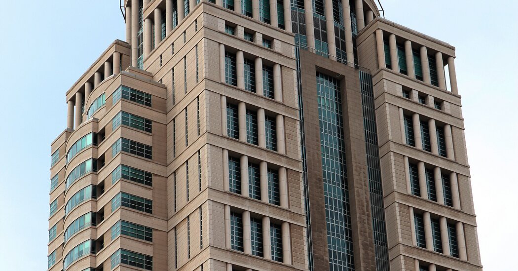 $4 Million Settlement in Suit Against Officer Who Took Nude Images From Women’s Phones