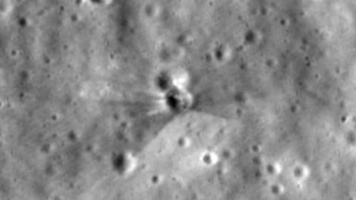 Rocket Report: SpaceX makes its mark on the Moon; ULA names new boss