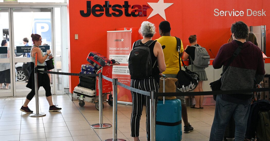 Budget Airline Jetstar to Charge Fees for Using the Overhead Bin