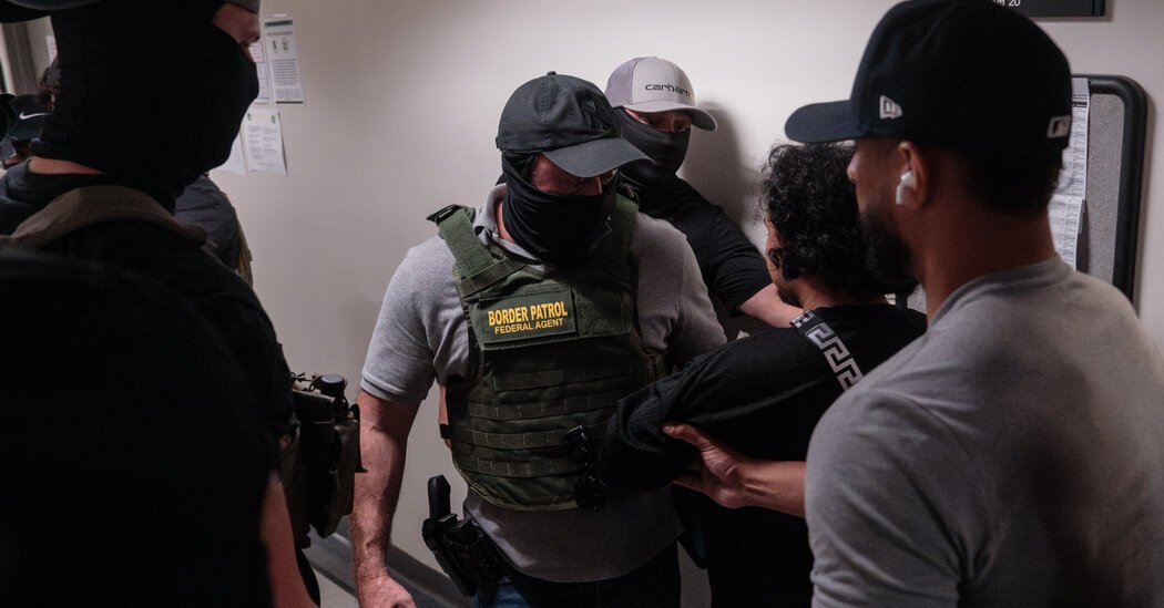 Trump Officials Deport Group of Mexicans Despite Torture Risk
