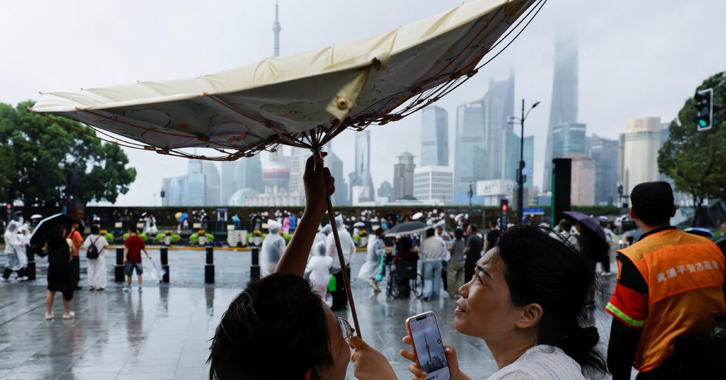 Typhoon Dolphin Barrels Into China, Prompting Mass Evacuations