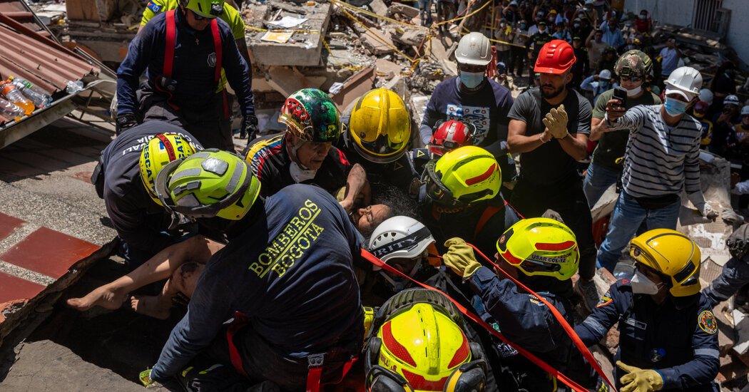 As Death Toll From Colombia Earthquake Rises to at Least 181, Rescuers Hunt for Survivors
