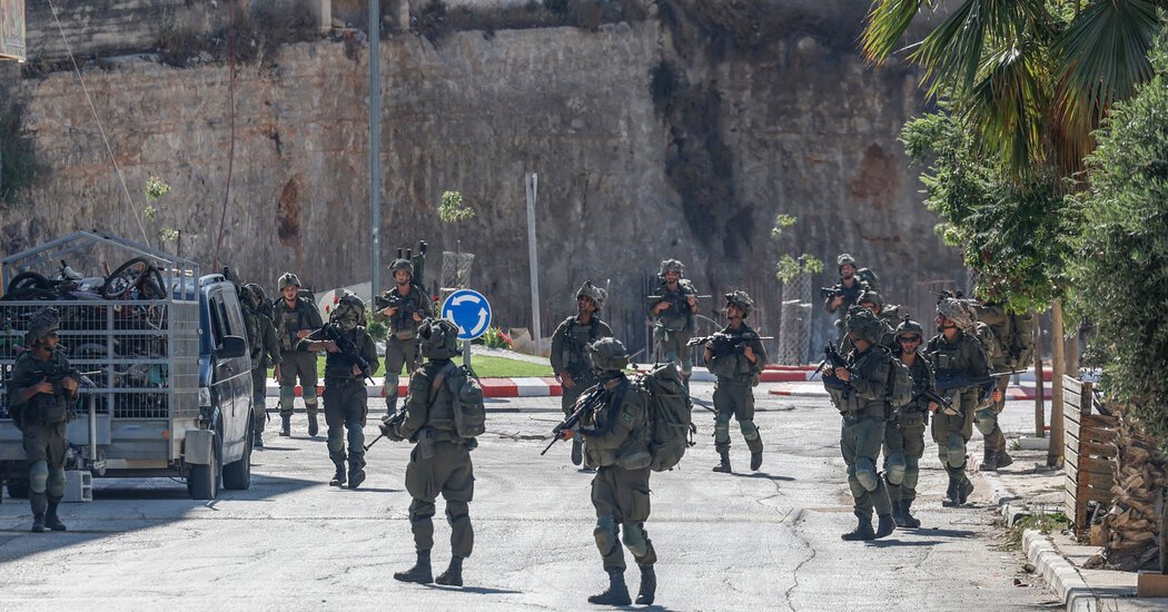 As Army Fails to Protect Palestinians, Israeli Leaders Sympathize With Settlers