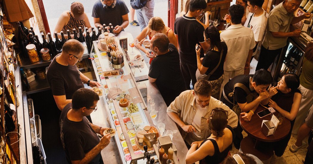 Where to Eat and Drink at a Barcelona Bar Like a Local