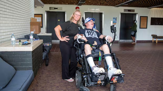 Thunder Bay, Ont., families seek accountability as tenants at seniors’ building urged to leave