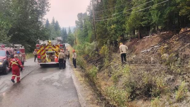 Suspicious fires break out near B.C.’s Shuswap Lake amid high fire danger
