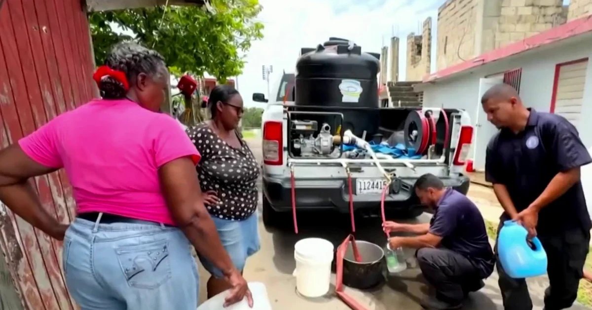Hundreds of thousands without water in Puerto Rico