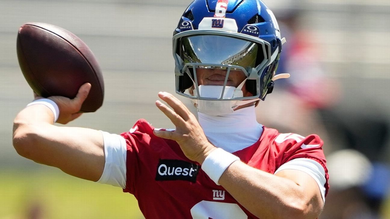 QB Jaxson Dart lauded for inbounds slide at Giants camp