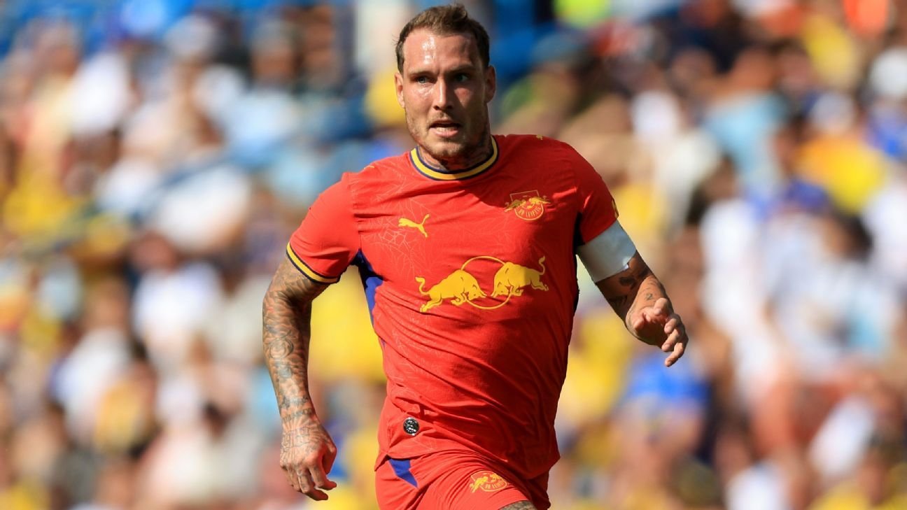 Transfer rumors, news: Man United eye Leipzig left back Raum