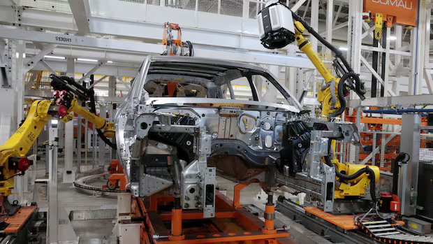 Detroit automakers fear North American trade deal revamp could cost them billions