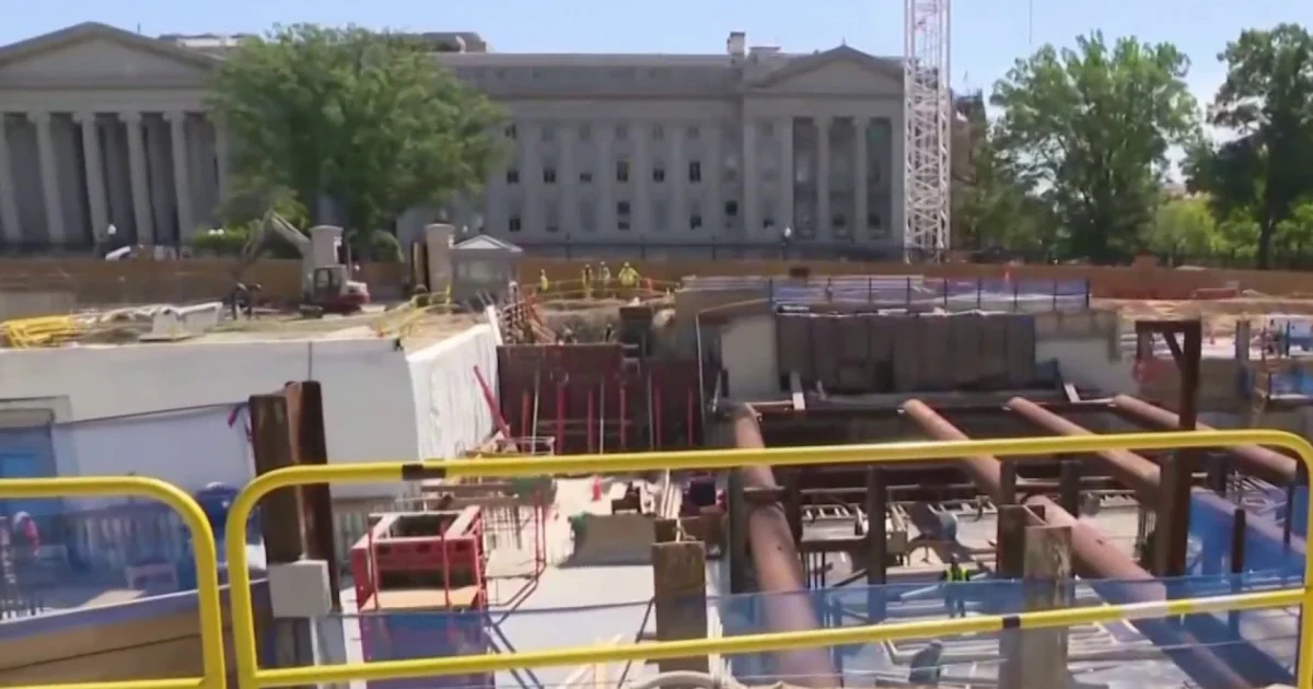 Supreme Court allows White House ballroom construction for now