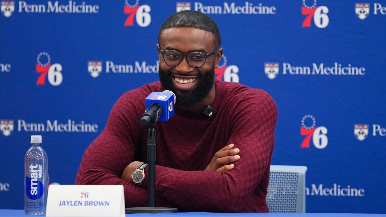 Jaylen Brown receives key to city in farewell party to Boston