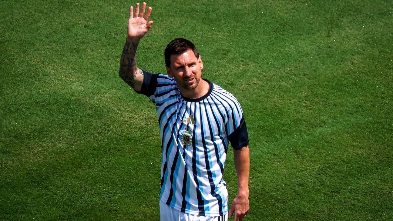 Messi’s emotional Argentina farewell shows he’s not forgotten criticism of the past