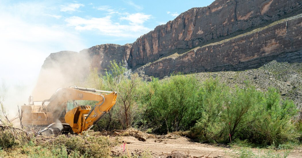 Border Construction in Big Bend Is Halted After Drawing Criticism