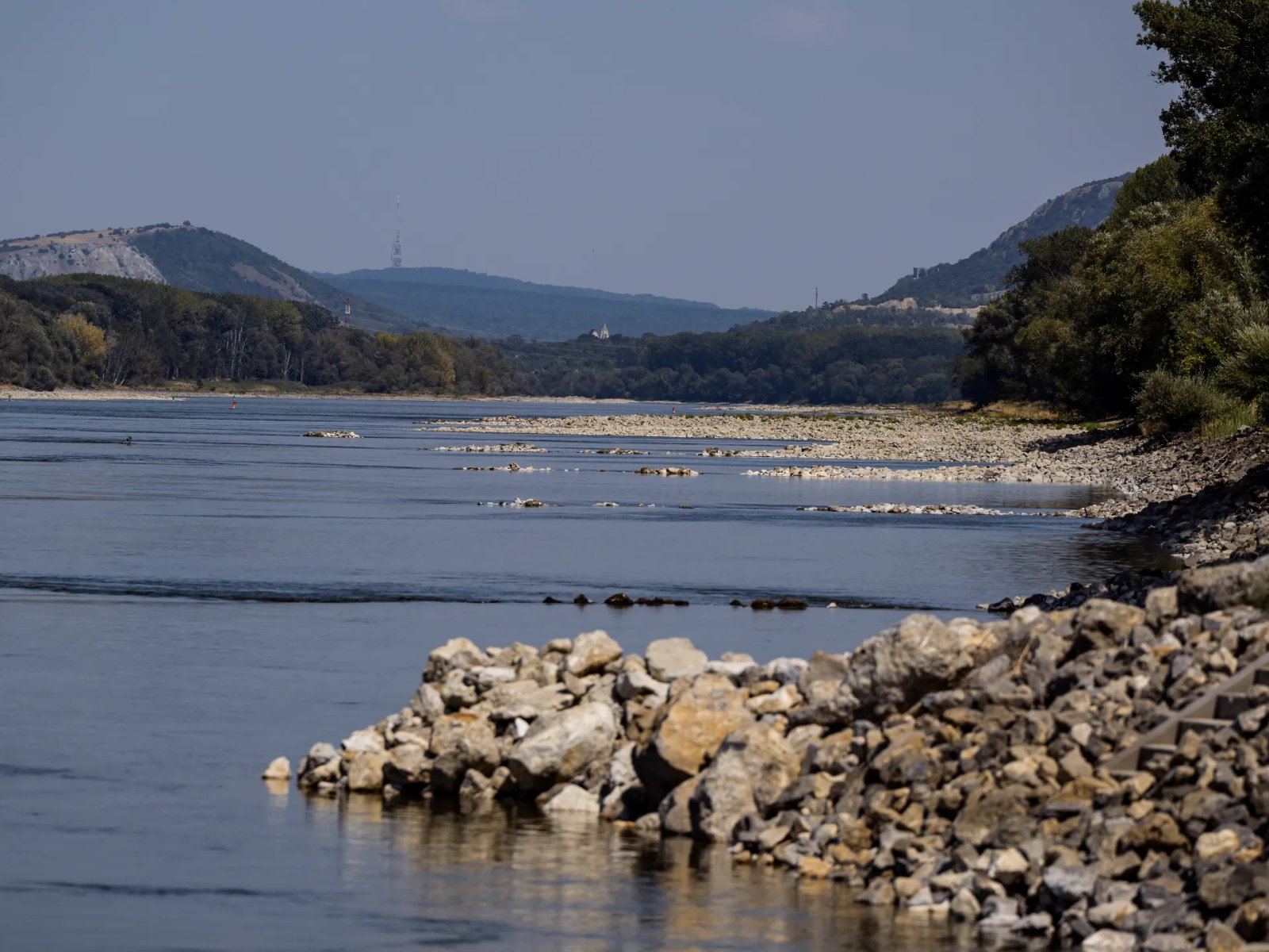 Central Europe sees record temperatures as heatwave continues | Climate Crisis News