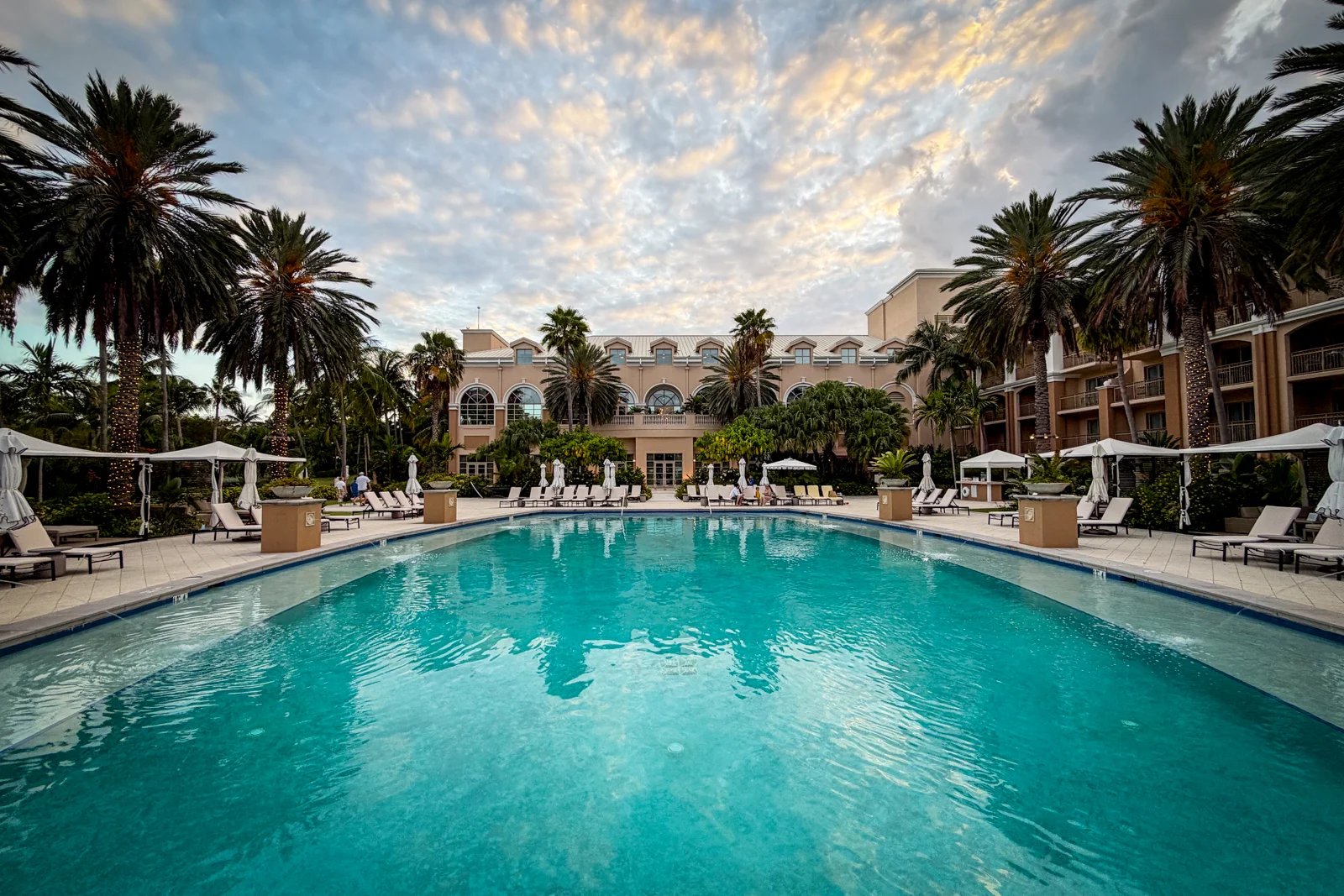 What sets the Ritz-Carlton Grand Cayman apart