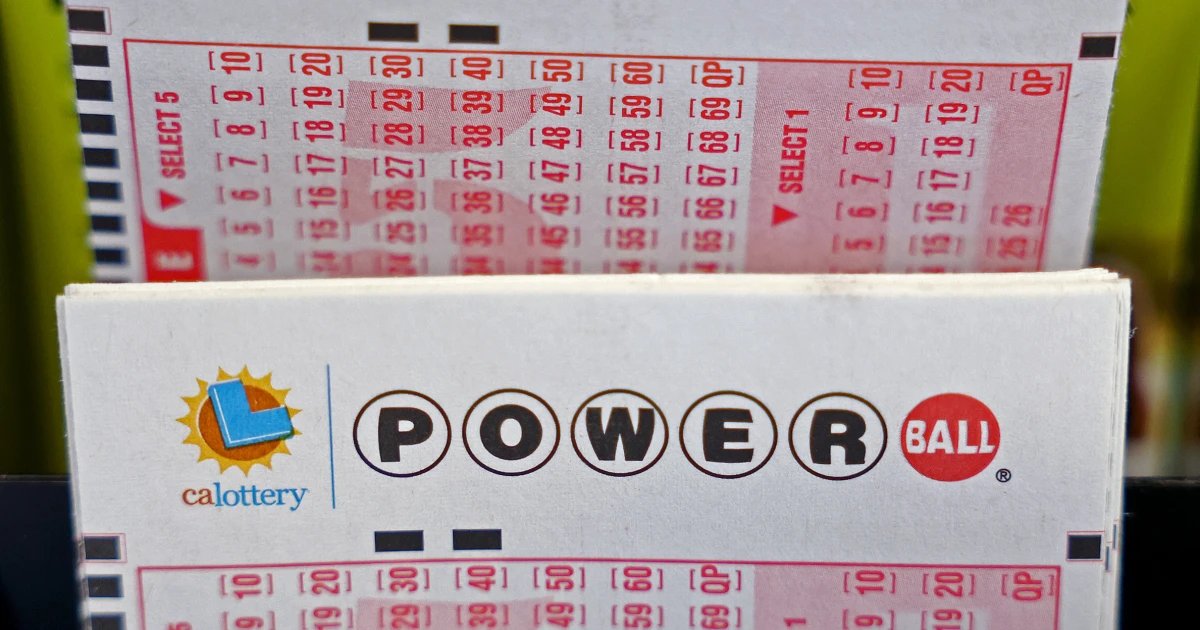 Single ticket bought in Illinois wins $1 billion Powerball jackpot