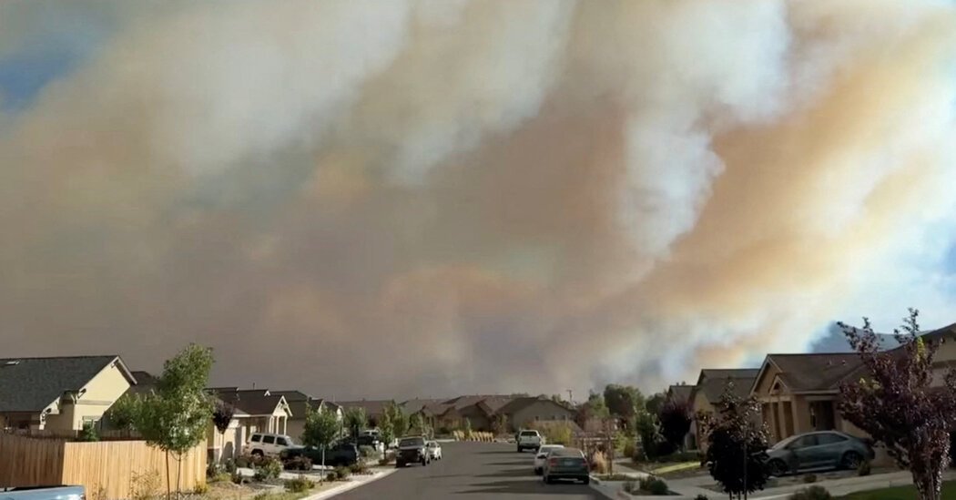 Fire Near Reno, Nev., Prompts Evacuations of Homes and Hospitals
