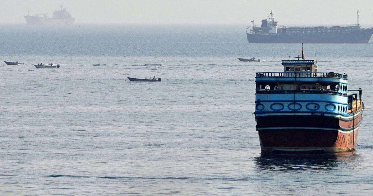 Iran says deal on Strait of Hormuz is close but will not open the waterway by itself
