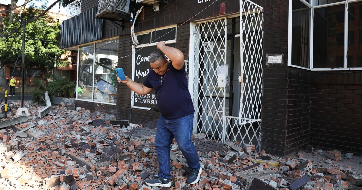 Strong earthquake in Colombia and Ecuador as officials report deaths, injuries and collapsed buildings