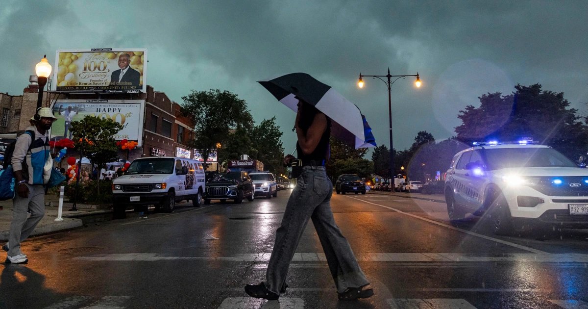 1 dead, more than 1 million without power as severe storms strike Midwest