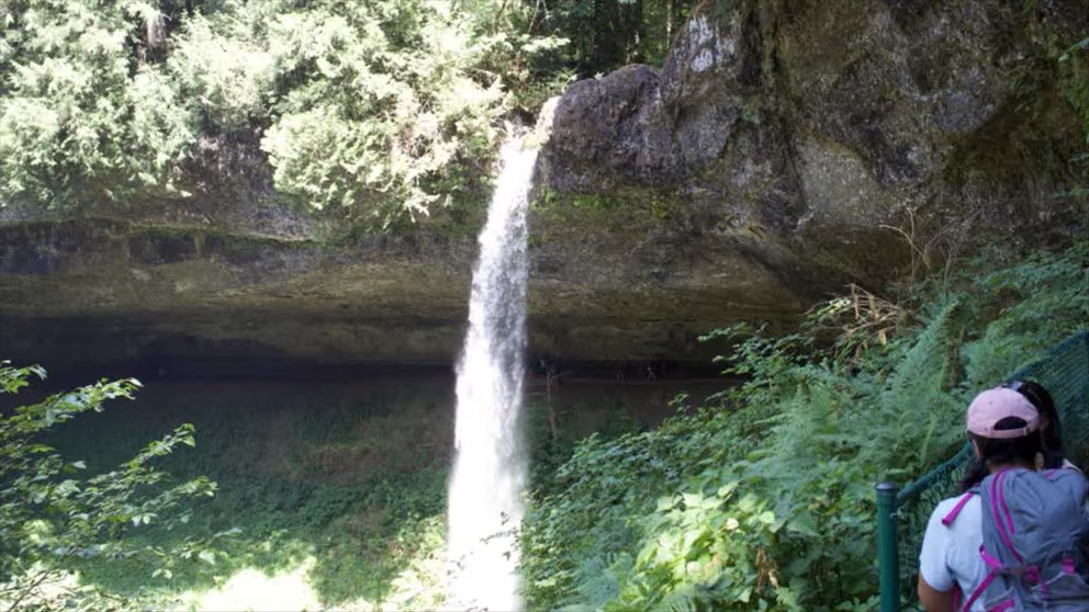 WATCH: Oregon tourist dies after falling from iconic waterfall