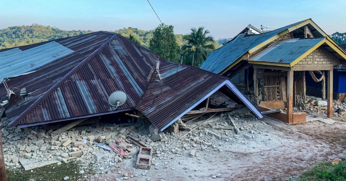 Magnitude-7.7 quake hits off coast of Indonesia and tsunami warning issued