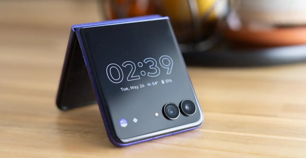 De-Googled GrapheneOS is coming to Motorola’s foldables next year