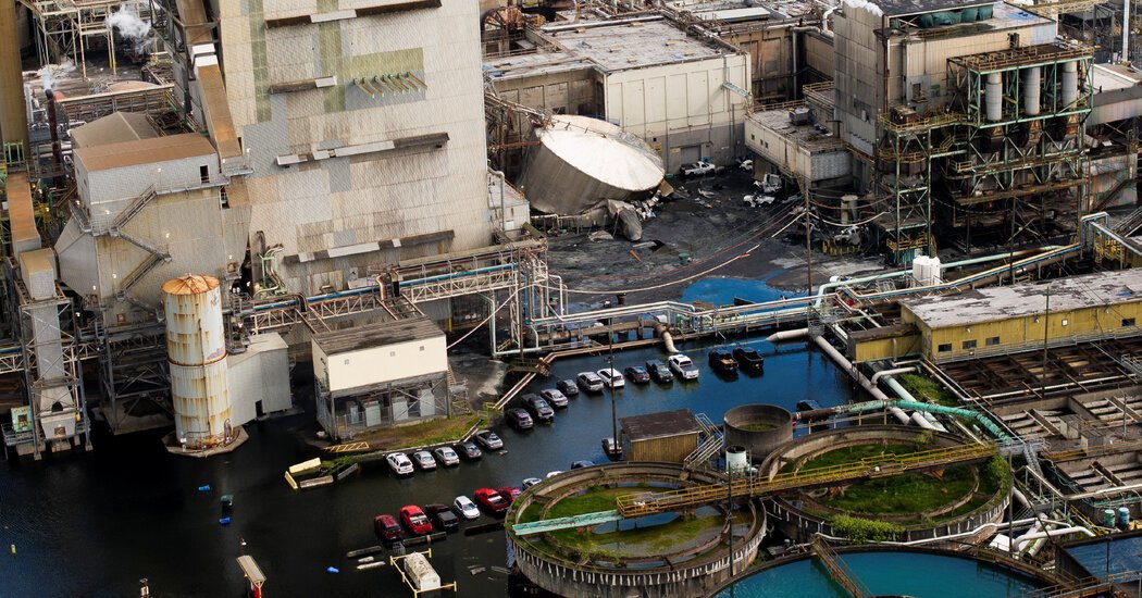 Tank That Imploded at Washington Paper Plant, Killing 11, Was Known to Be Unsafe, Report Says