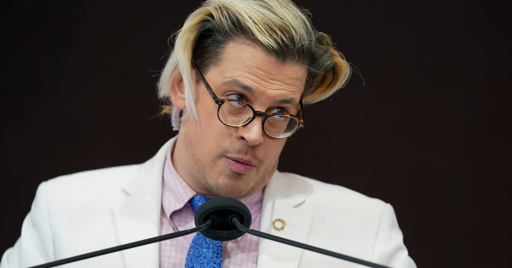 Milo Yiannopoulos, Right-Wing Agitator, Deported Home to U.K.