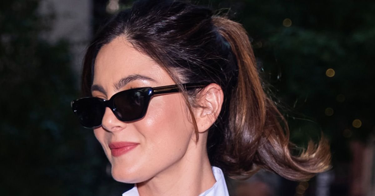 The Shirt Trend to Wear With Black Trousers This Fall