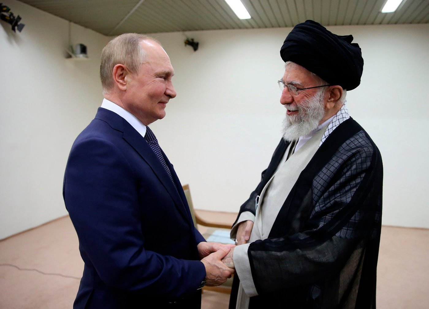 Iran scrambles to sustain trade as US threatens to sanction countries that refuse to break ties